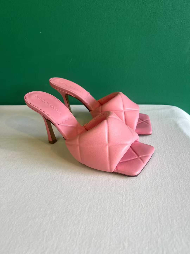 Bottega Veneta Lido Heels – Pink Quilted Leather | Size 36 | Gently Worn5 Bottega Veneta Lido Heels – Pink Quilted Leather | Size 36 | Gently Worn63227601737219115