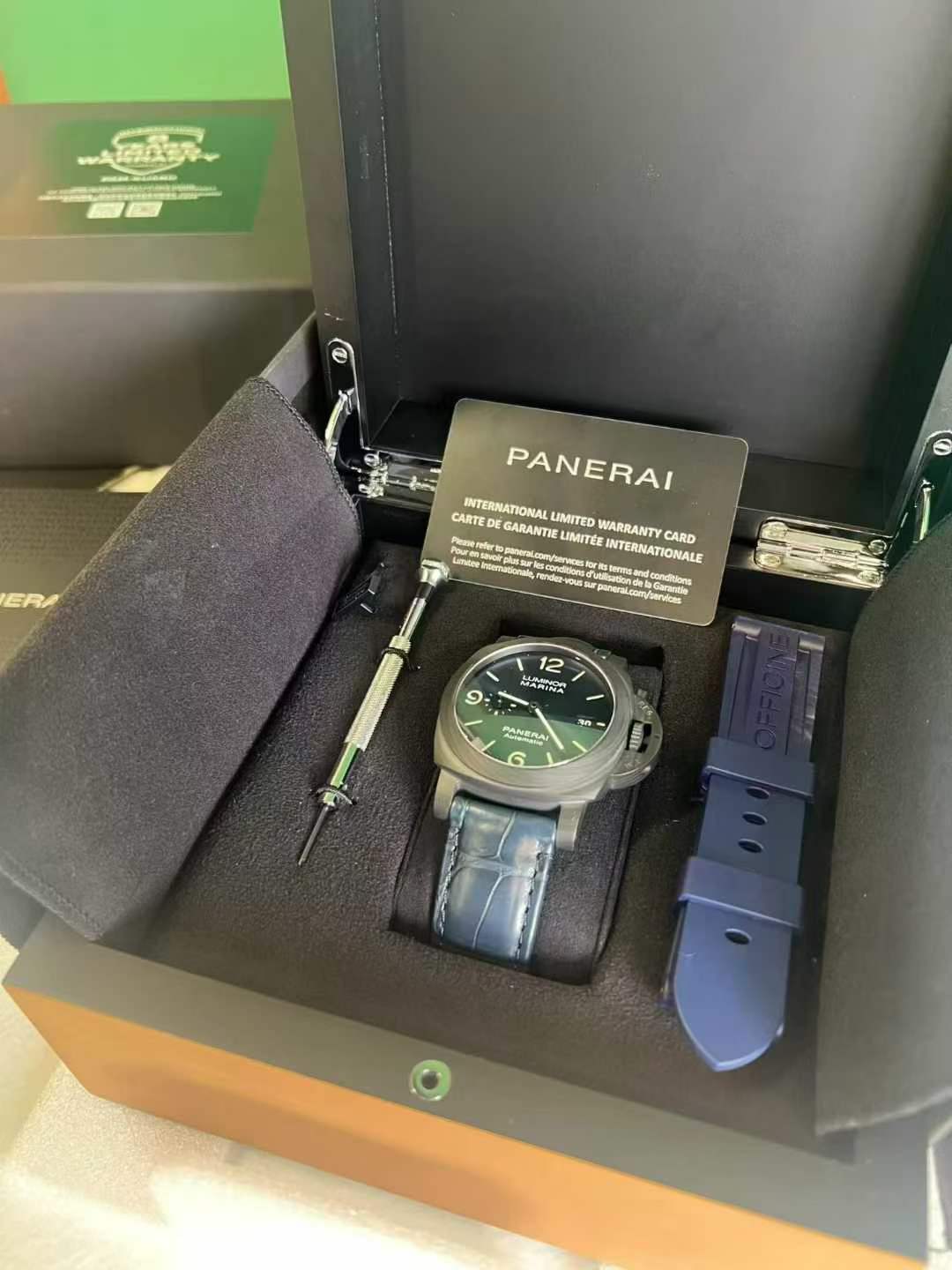 Panerai Luminor PAM01664 – Unused / Full Set