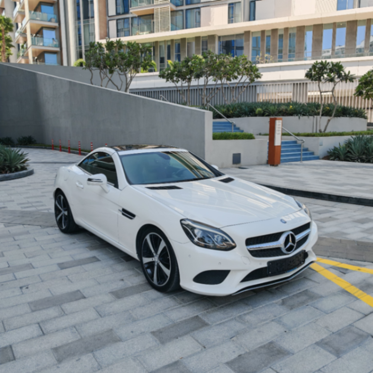 2017-meercedes-benz-slc-300-amg-full-option-2-0l-4-cyl-gcc-specs-63702666856194110