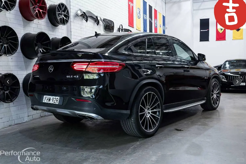 The Perfect Combination of Luxury and Practicality64687629882241111