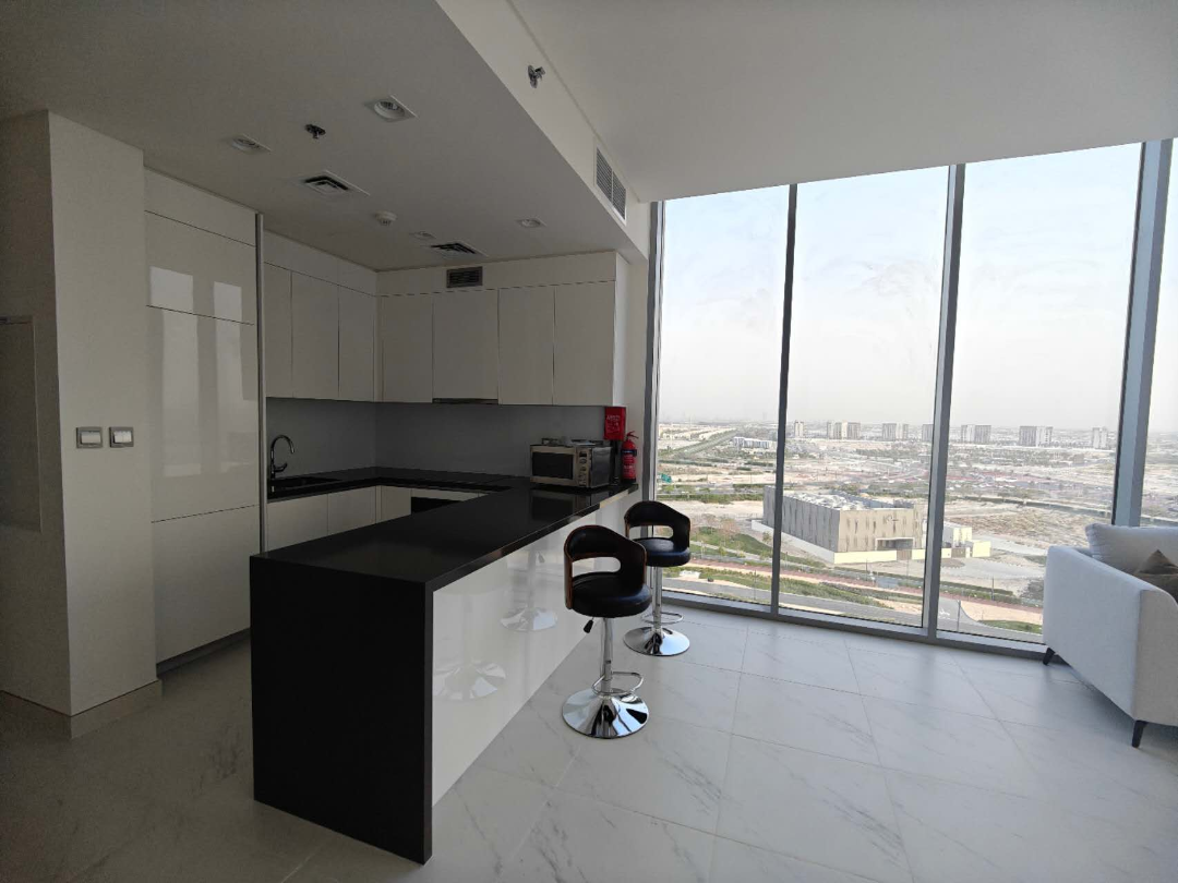 Corner Unit - Furnished - ready to move63548335336321111