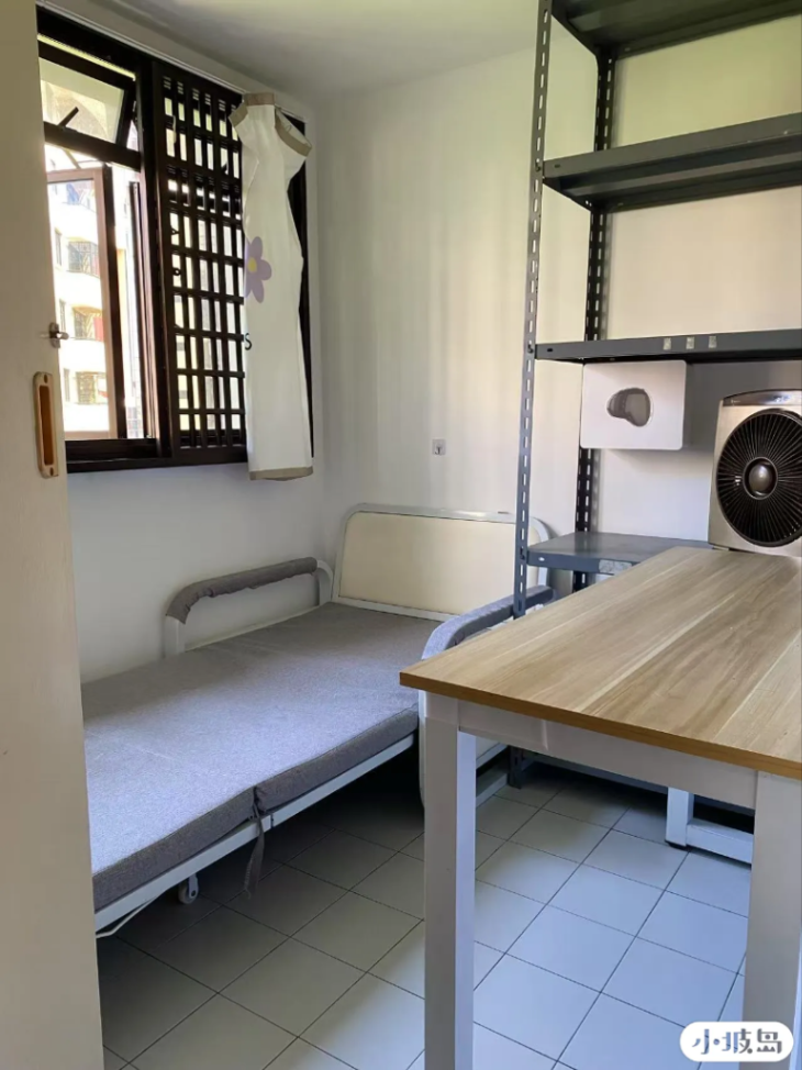 Small room for rent in Dover Crescent63373369188099110