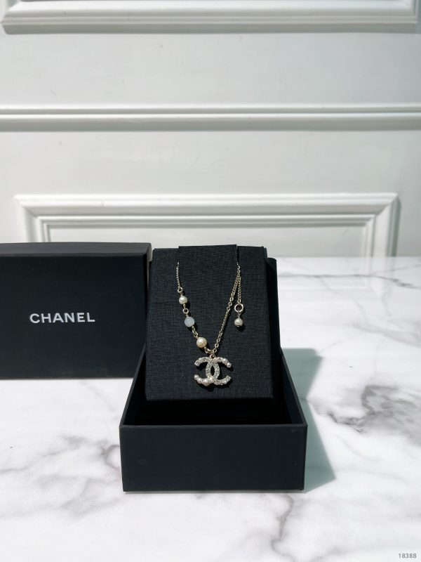  CHANEL NECKLACE