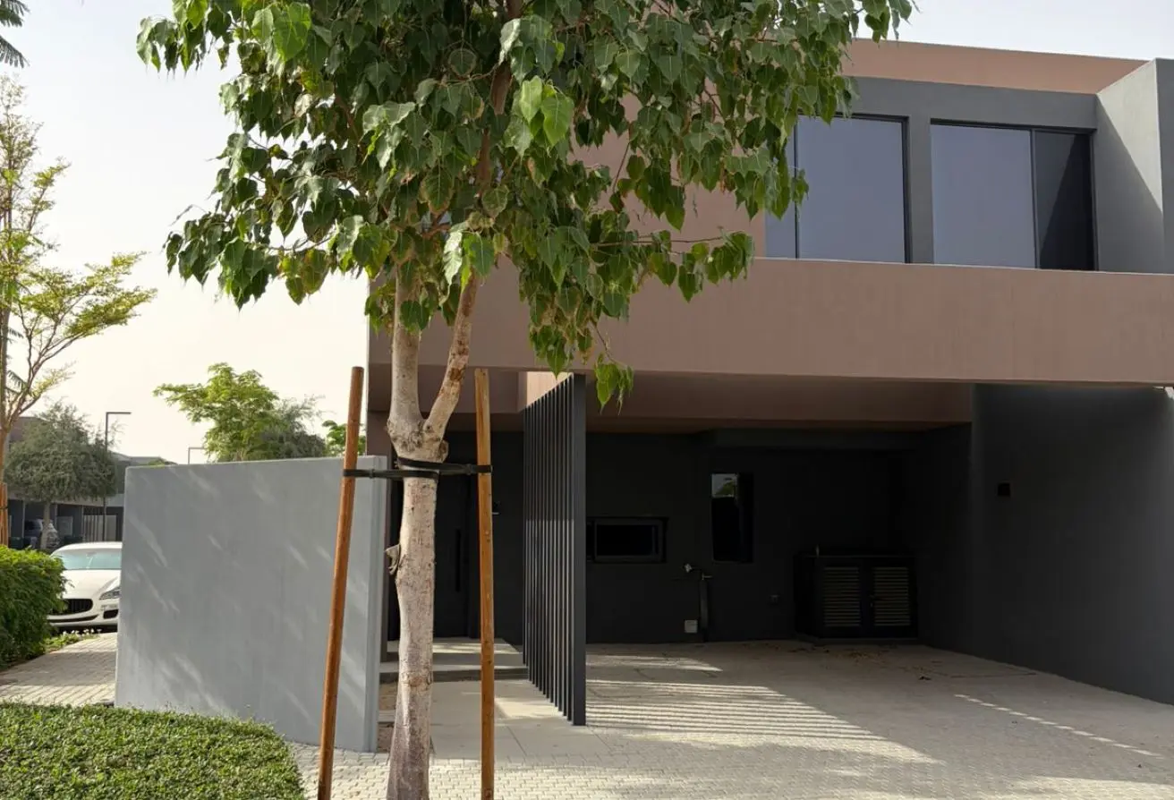 Full Corner | 3BR TH Masaar | Near Amenities