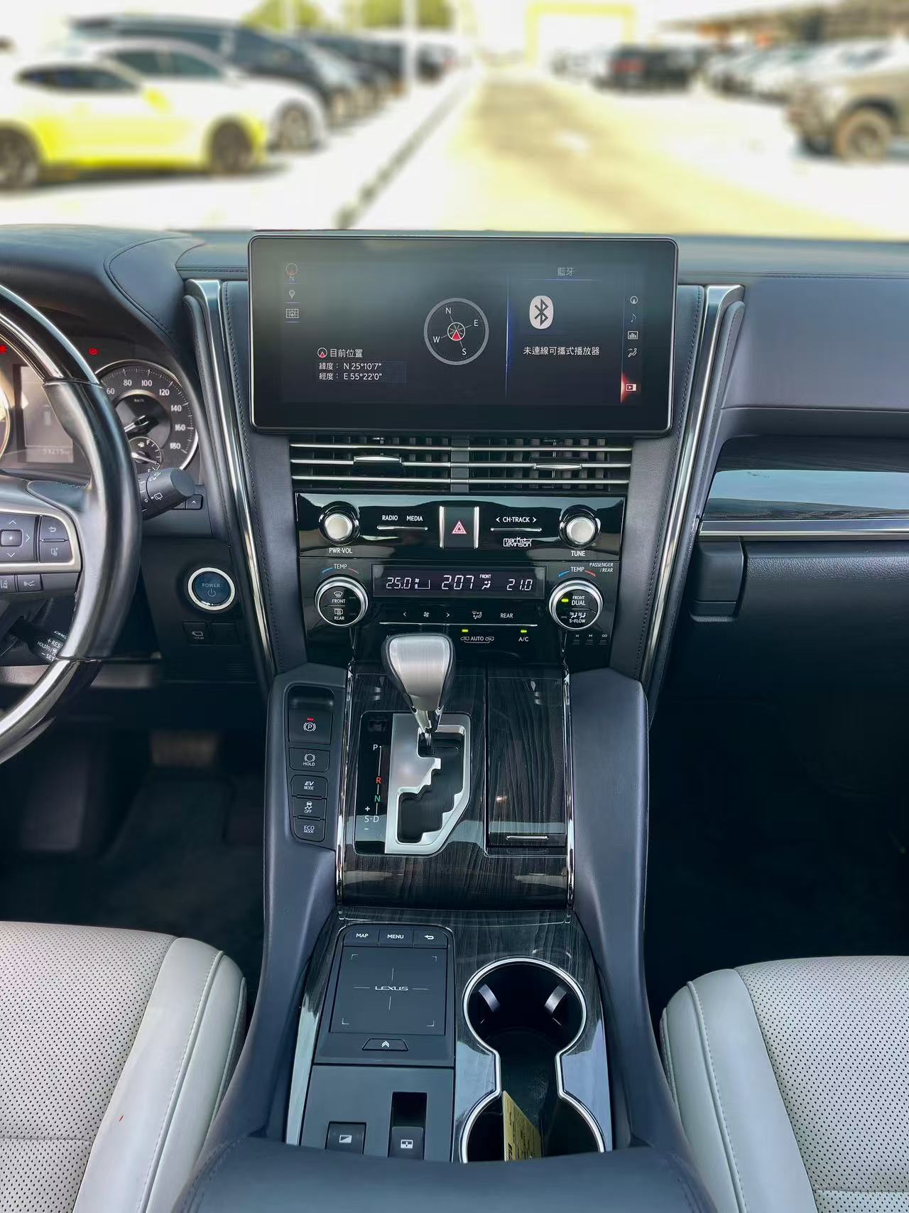 Lexus lm300  2021\63593737927298114