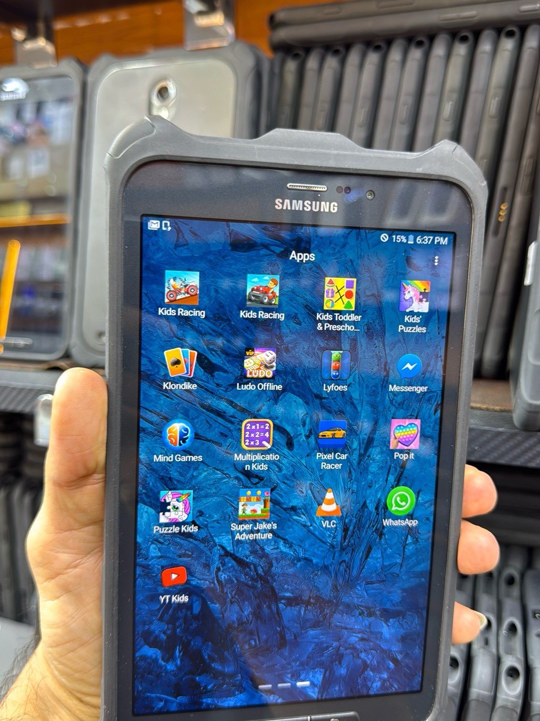 Tablet Samsung active ￼1.  2GB RAM 16 GB storage ￼63449700743170113