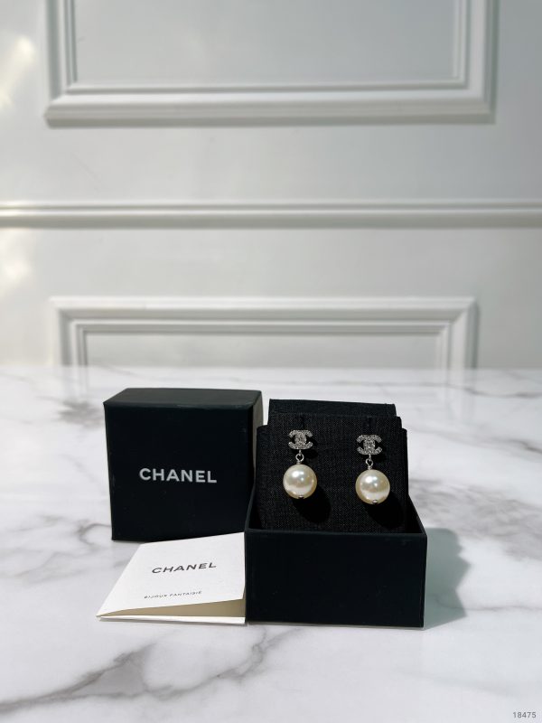  CHANEL EARRINGS
