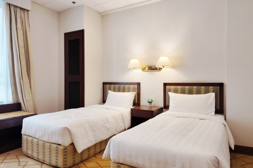 Jordan MTR Overhead Hotel-Style Apartment63378111148289111