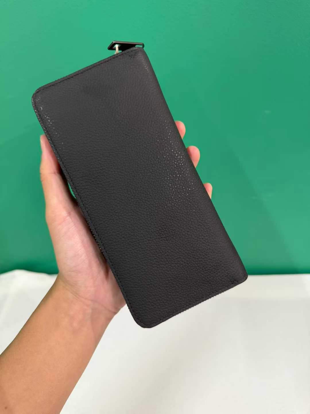 محفظة لويس فويتون طويلة بسحاب – مستعملة64299492169731111