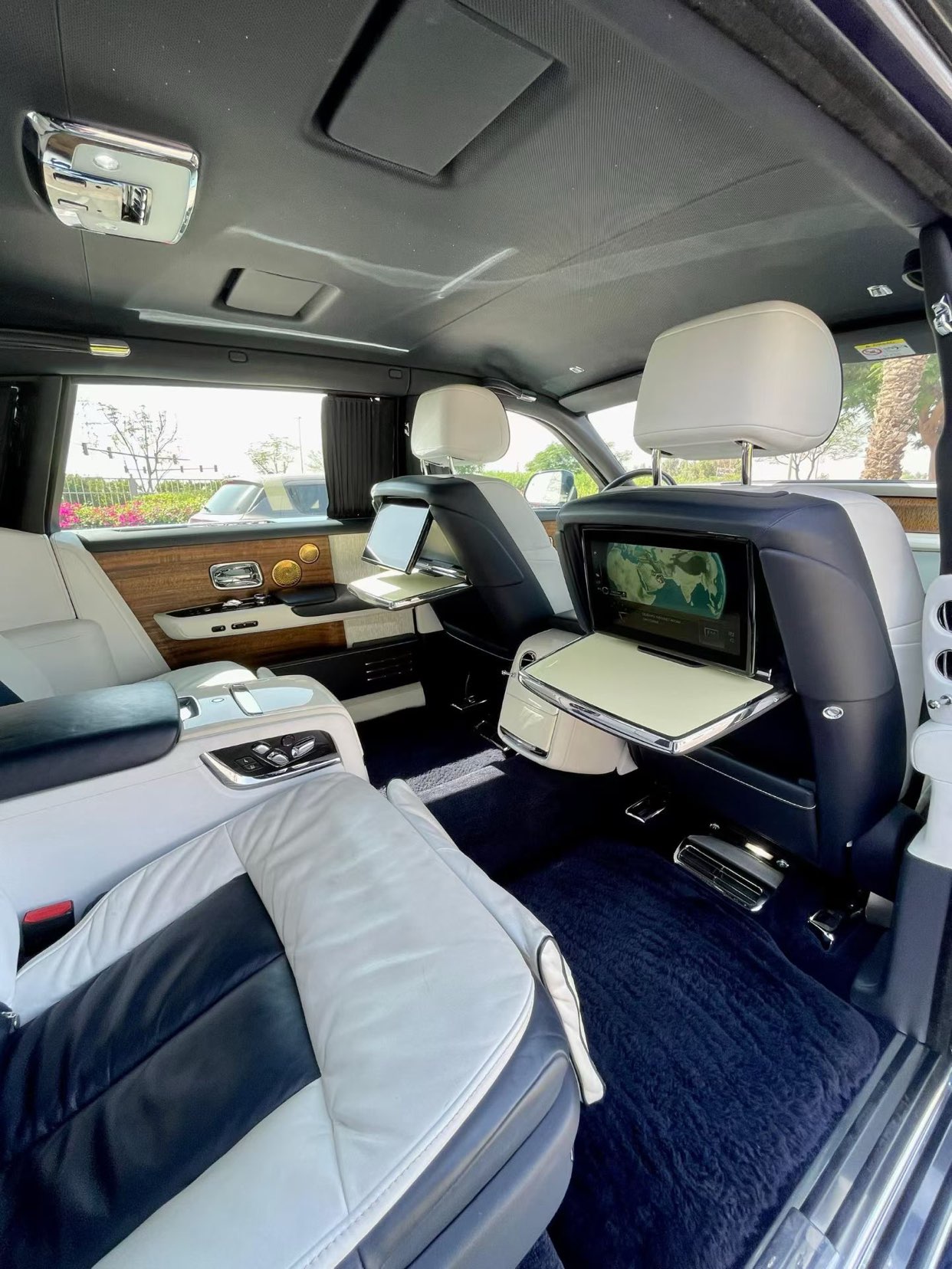 /ar/city/cate-car-used-car/2019-rolls-royce-phantom-extended-gcc-6414408208256111/-9