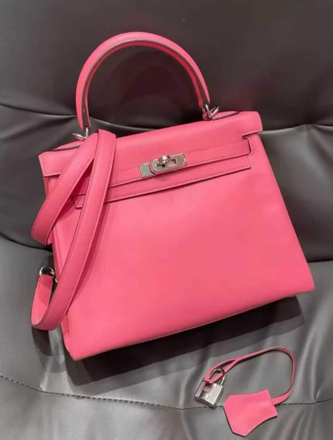 Hermès Kelly 25 – 8W Rose Azalée (New Lipstick Pink)63817238114305110