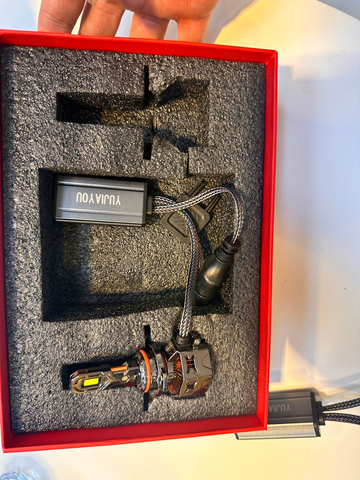 Automotive LED64389112372225112