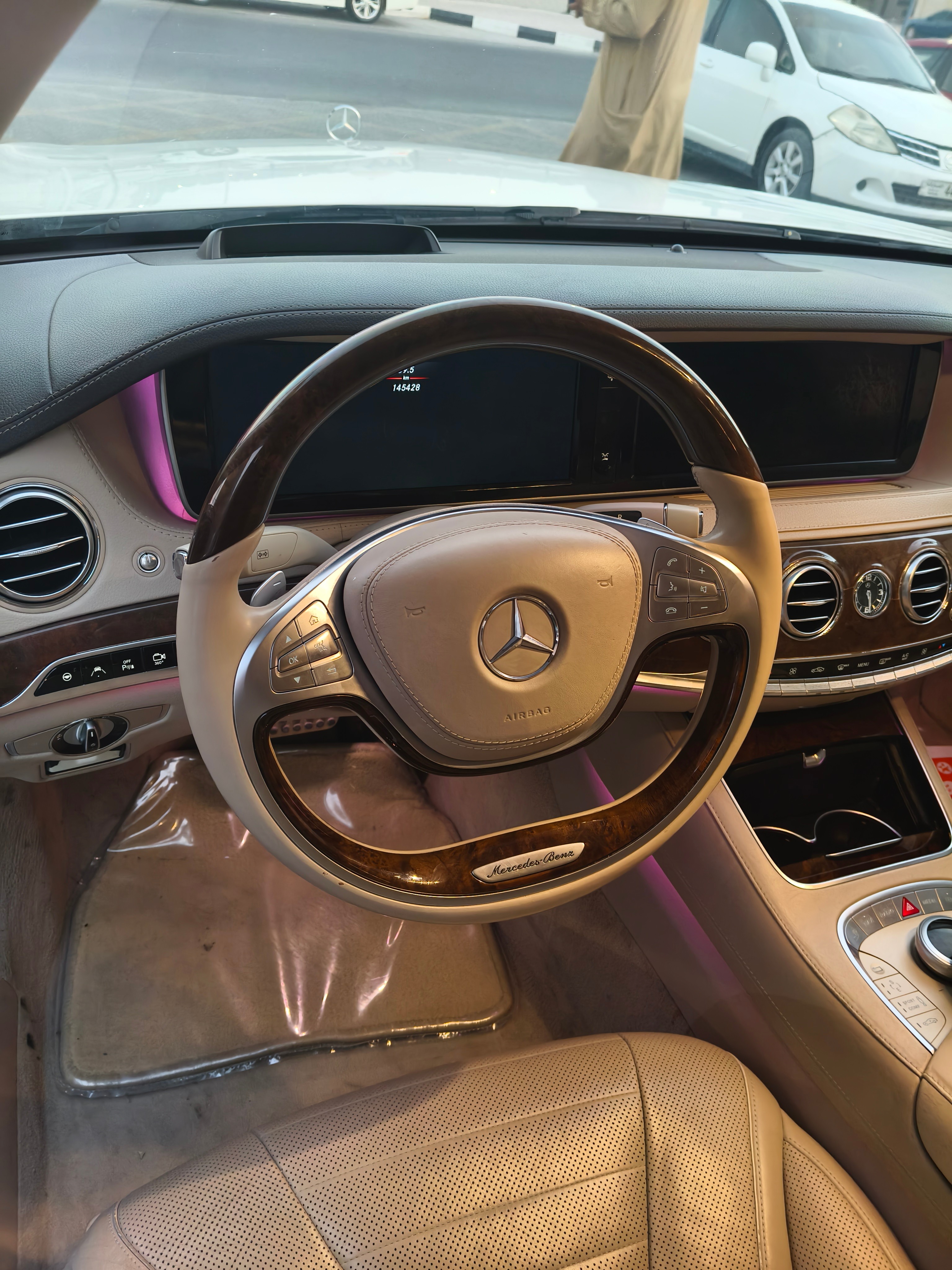 /ar/city-dubai/cate-car-used-car/mercedes-s500-2015-gcc-6473066579379411/-7