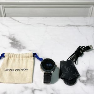 LV TAMBOUR HORIZON LIGHT UP CONNECTED WATCH