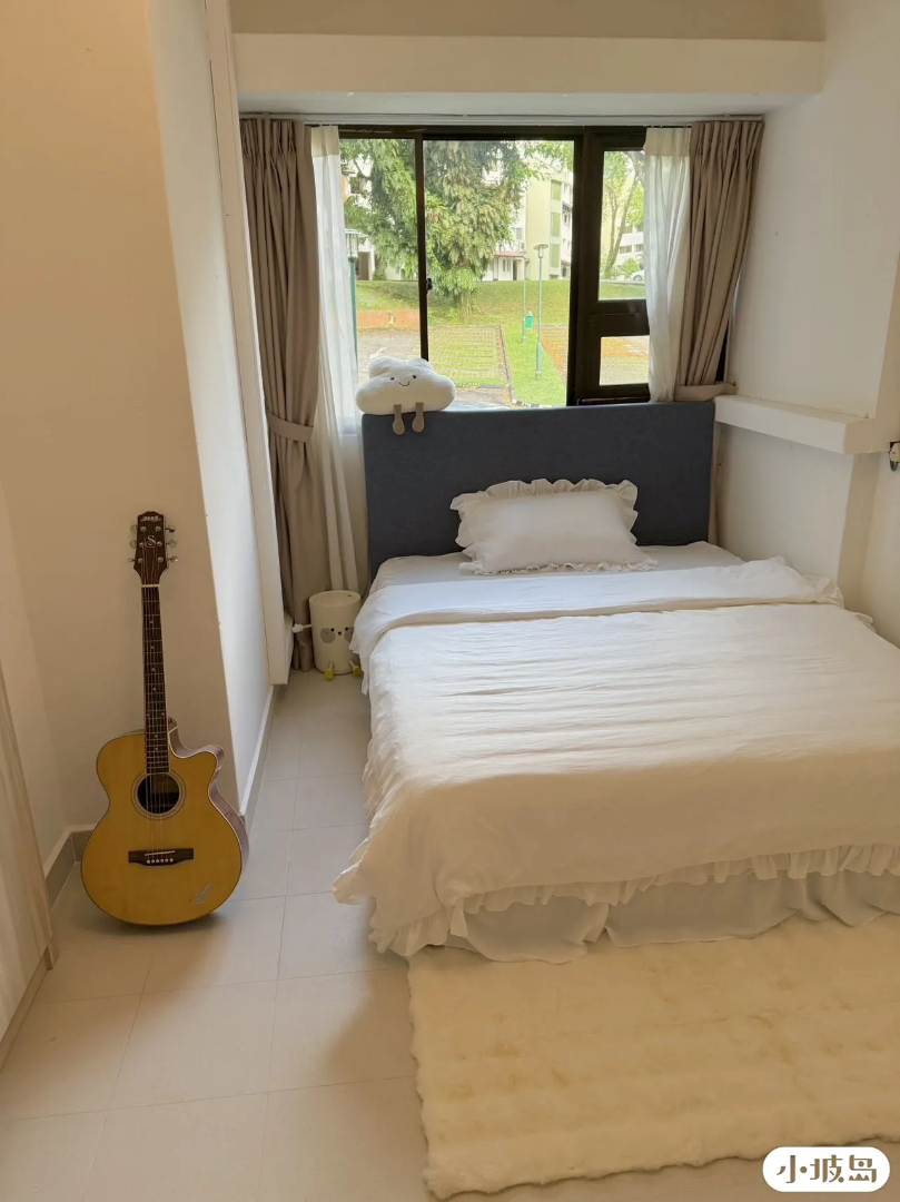 NUS female-only common room available from the 1st of the month, near SIM and NUS. Fully furnished apartment in Clementi, female-only common room S591301, with full amenities including swimming pool and gym. A master room is also available in the same unit.63384389345282111
