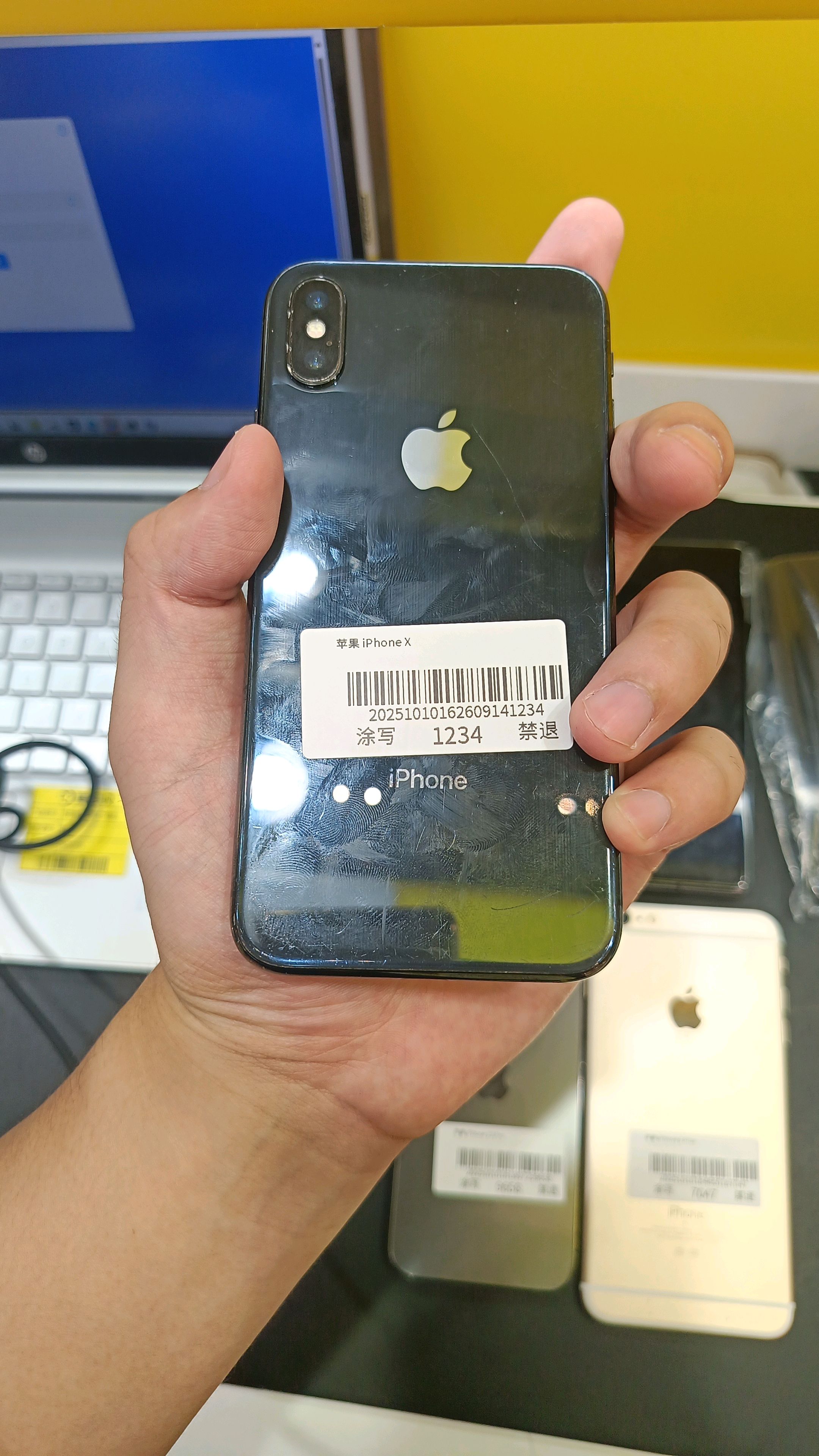 2% Deposit /550AED iPhone X 64GB 「A+」
