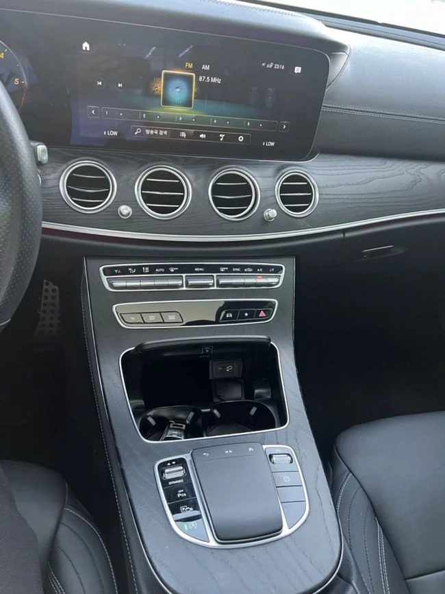 /en/city-ajman/cate-e-class-saloon/mercedes-benz-e-220-6446892775040211/-6