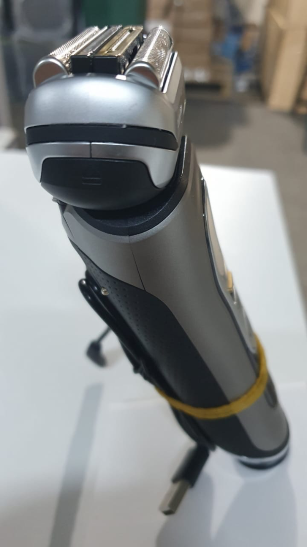 Experience a Close Shave with the Premium Electric Shaver!63362468705922113