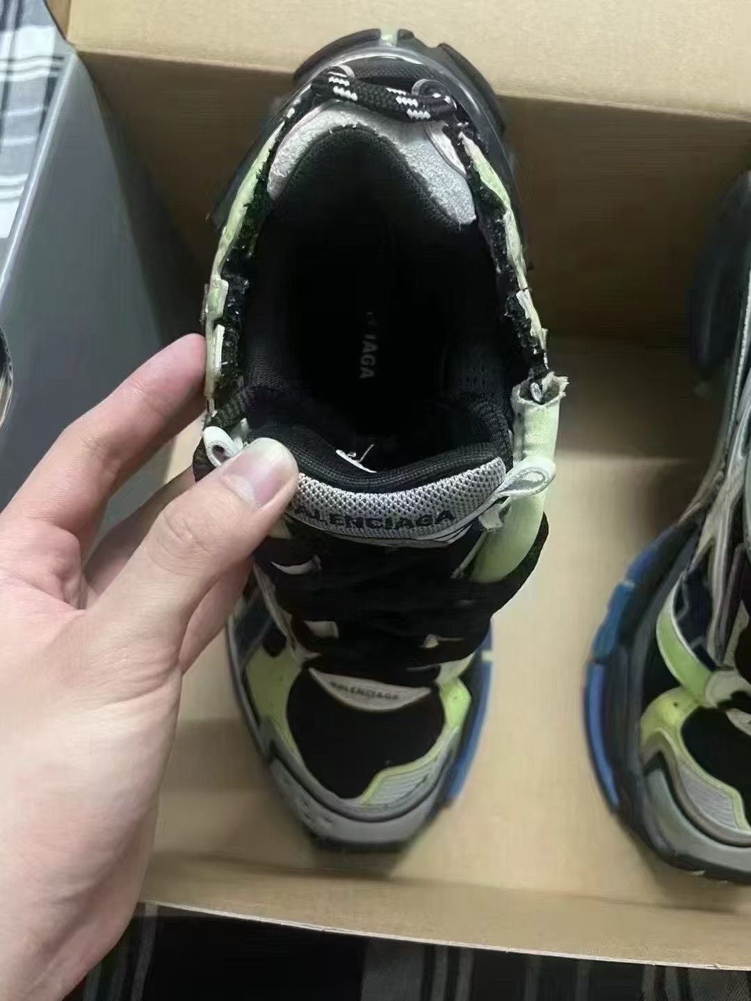 Balenciaga巴黎世家黑灰绿runner63682845200641112