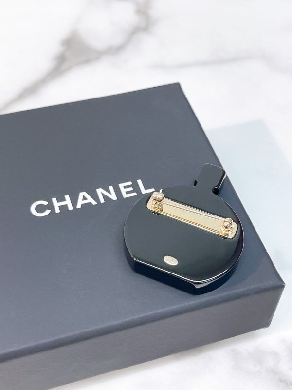 CHANEL BROOCH64321657278721113