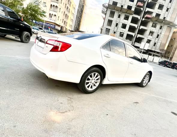 toyota-camry-2014-64892821226113112
