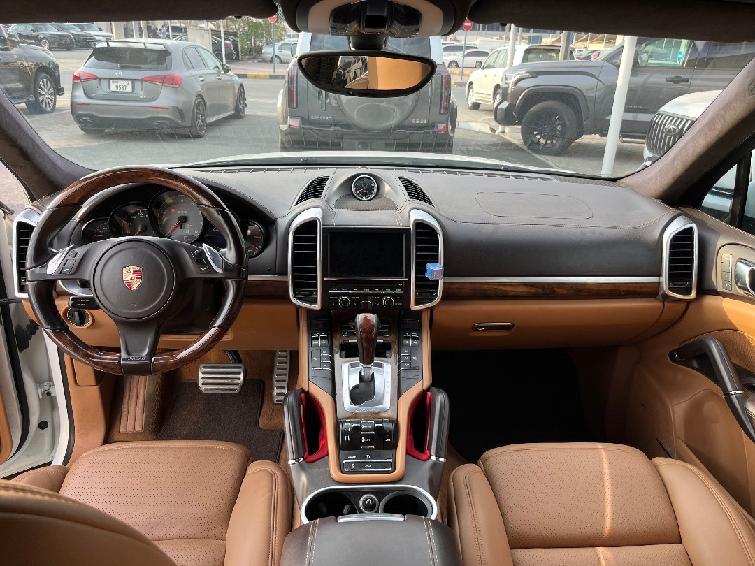 /ar/city-dubai/cate-car-used-car/porsche-cayenne-2013-gts-petrol-auto-awd-6510668799065911/-6
