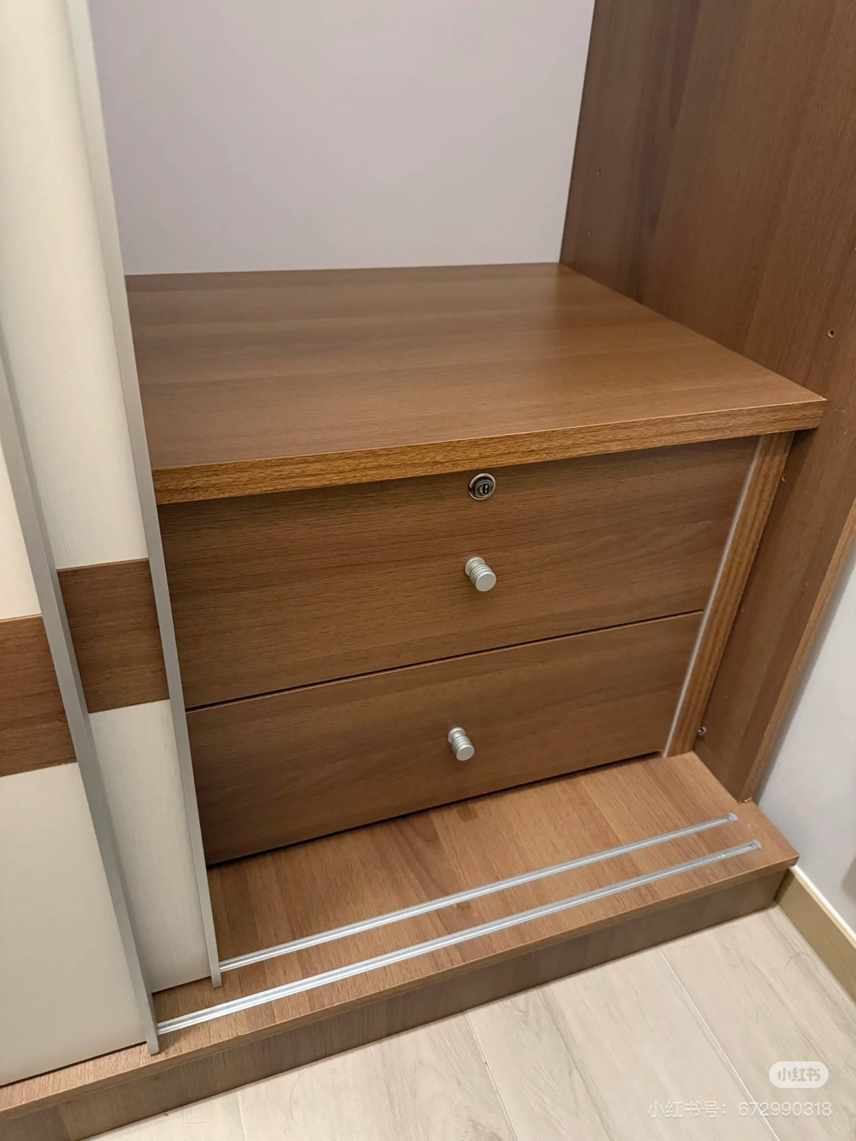 Idle wardrobe63591487568898112