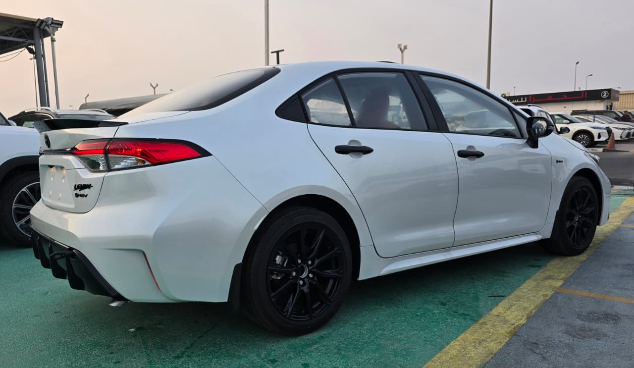 TOYOTA COROLLA LEVIN 1.8L HYBRED (BLACK EDITION)63748245539073111