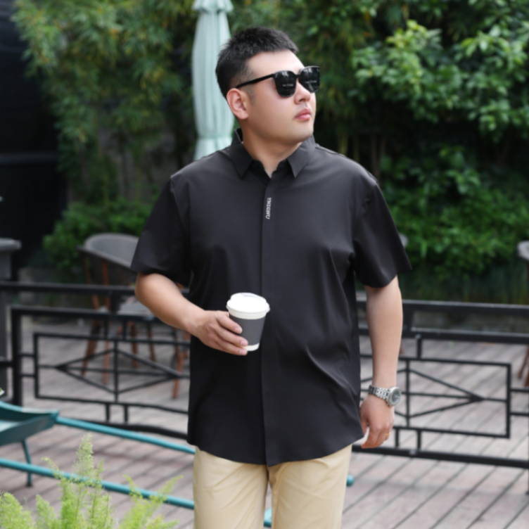 MOAIKA       Seamless soft and smooth shirt for men in solid color short sleeve           black63513786071170114