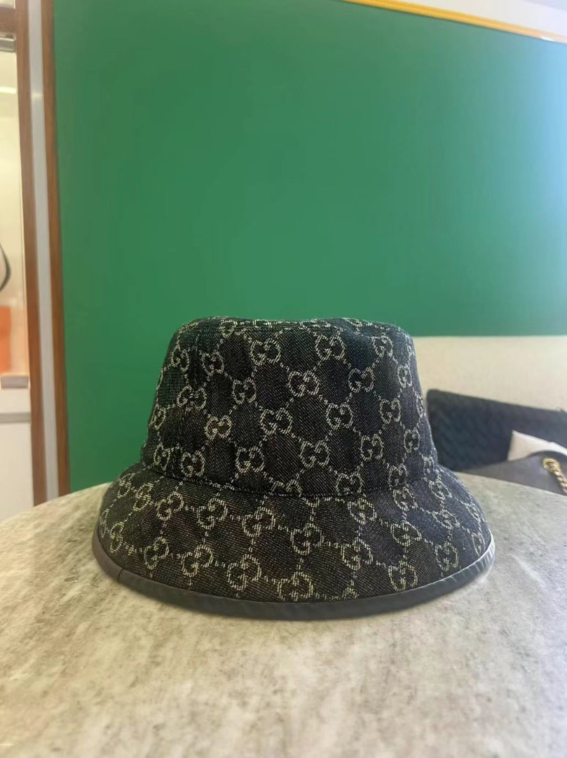 Gucci GG Canvas Bucket Hat – Black | Size M/L | Excellent Condition