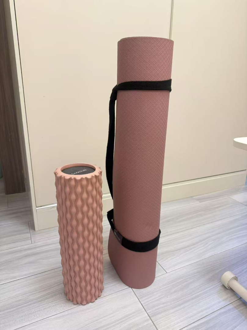 Selling yoga mat and foam roller63314804451329110