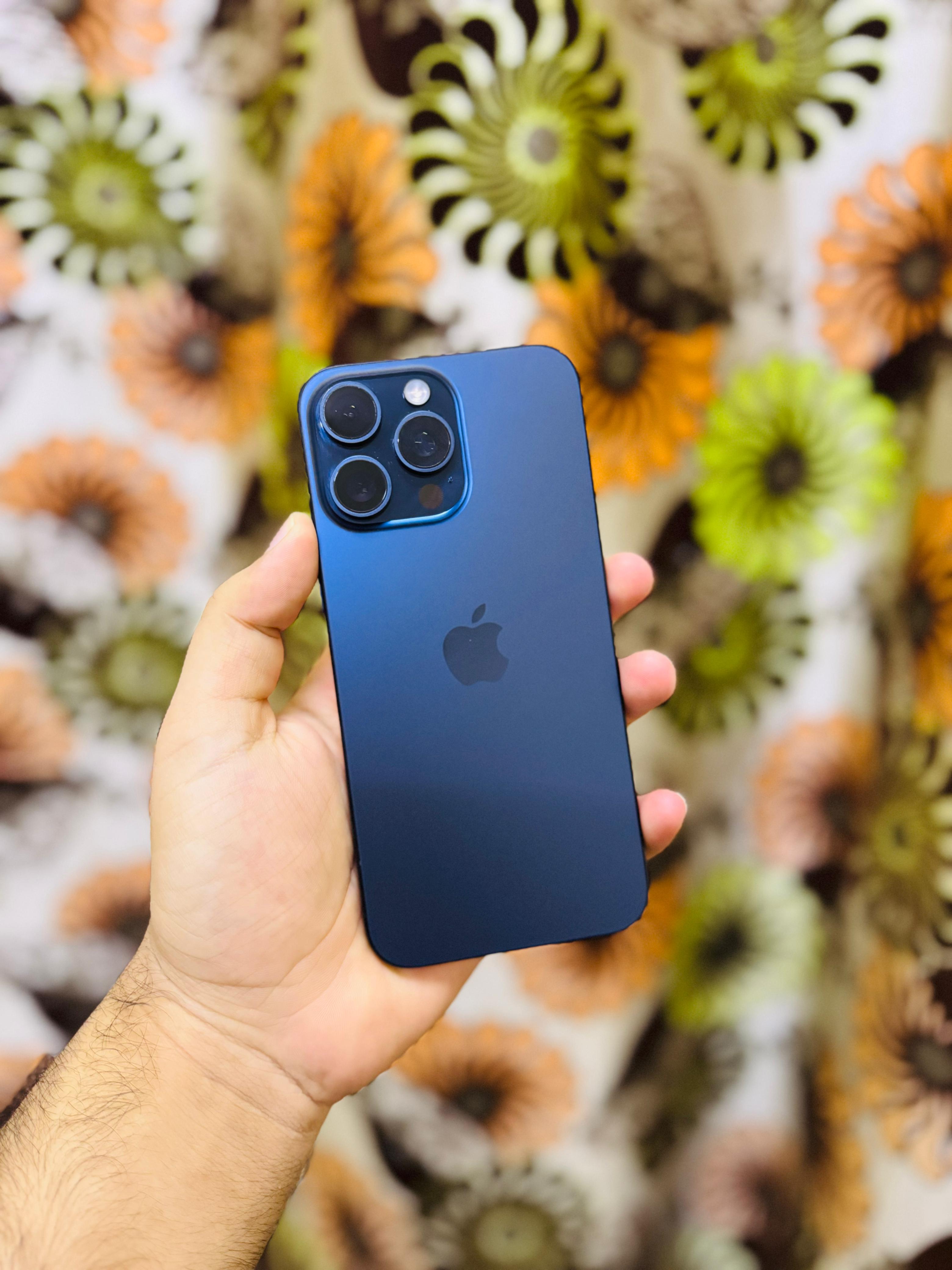 iPhone 15 pro max. 512GB storage USA 🇺🇸 spec LLA version 2 eSIM cards supported 63669217283203110