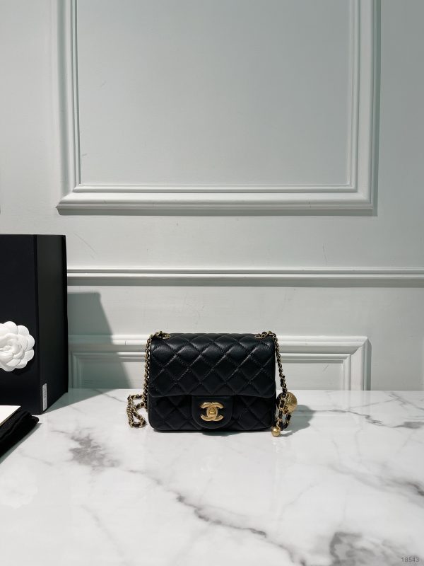 CHANEL PEARL CRUSH MINI SQUARE, Black/Gold