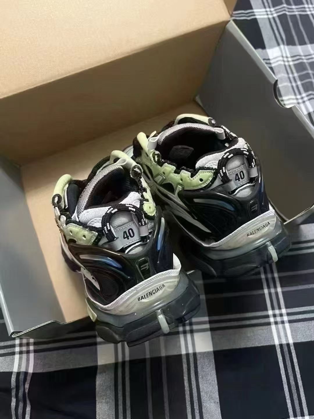 Balenciaga Black Gray Green Runner63682845200641111