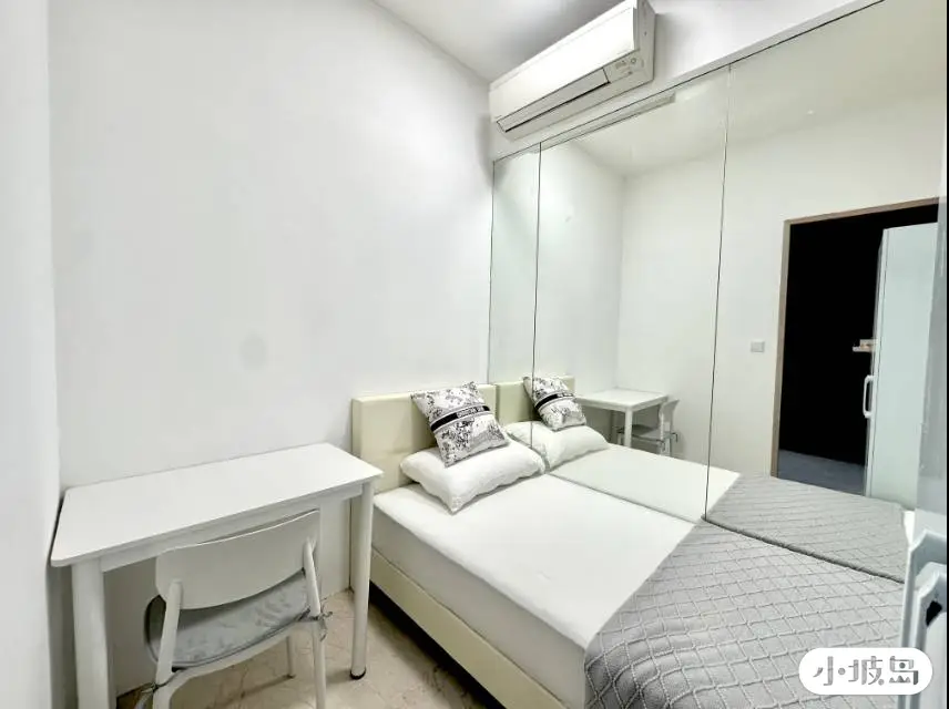 Curtin Standard Room West near NUS63383905955073110