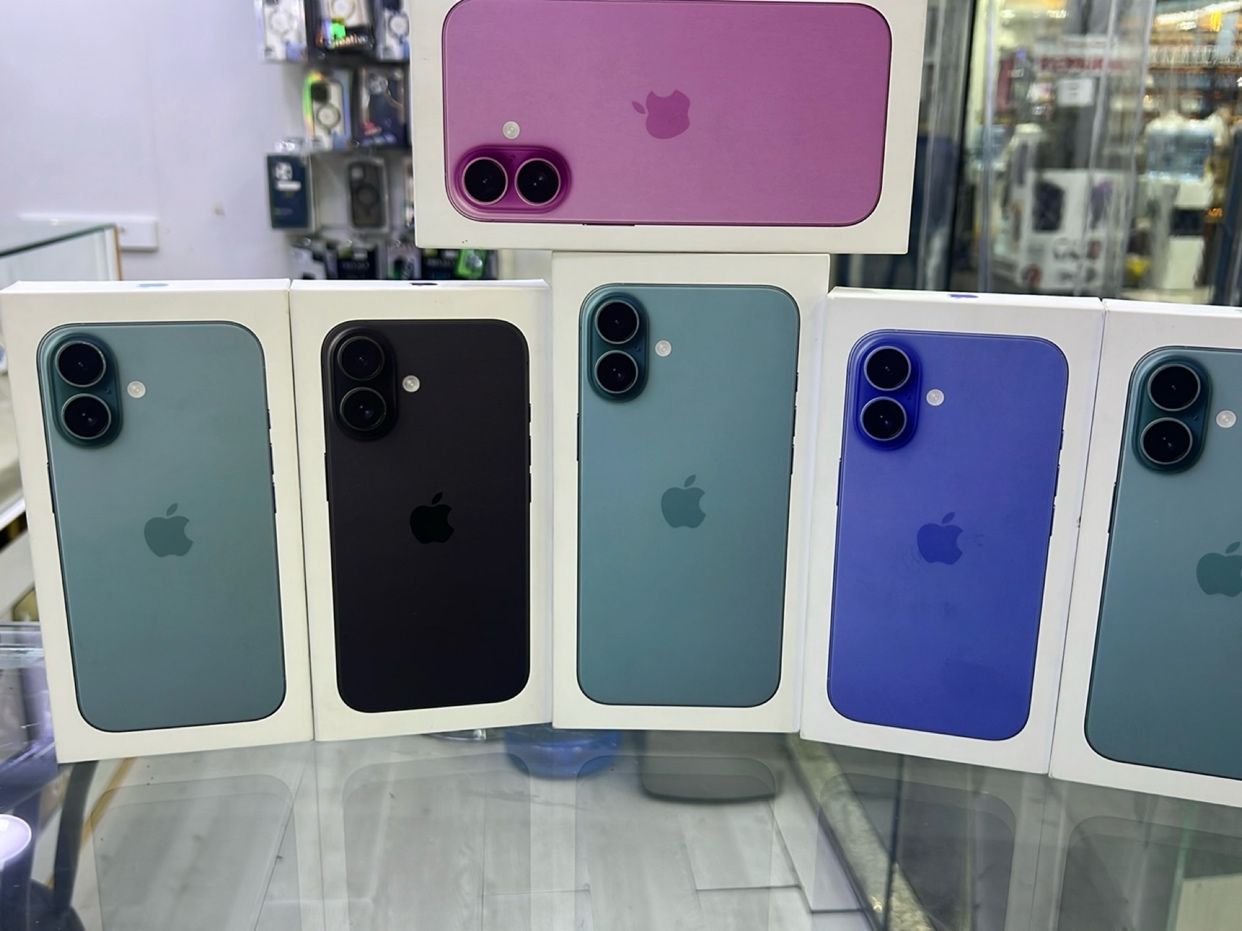 iPhone 1664446285693057110