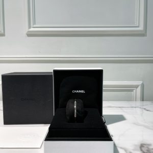 CHANEL COCO CRUSH BRACELET