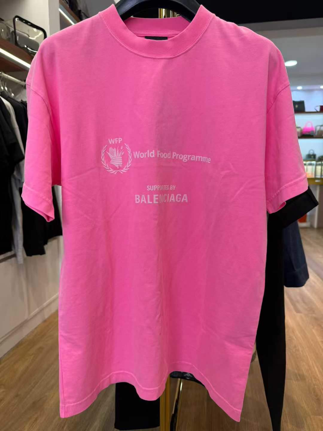 Balenciaga T-Shirt – Size XS (Pre-owned)63828063238145110