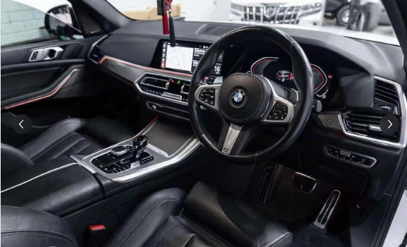 King of the Highway đ Can You Get It for Just Over $60,000? 2019 BMW X564666341101698112